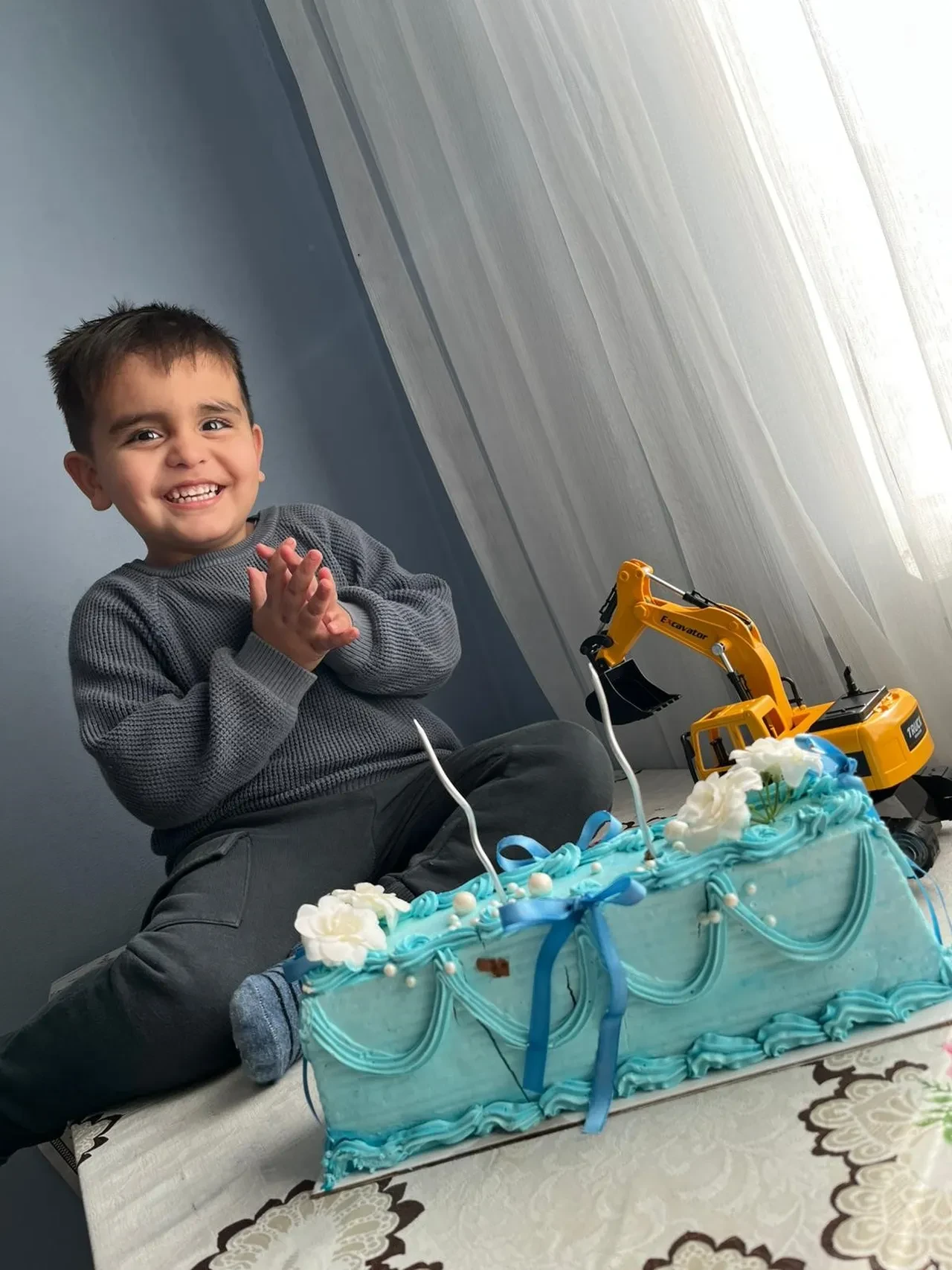  Adana'da korkunç kaza: Kamyonetin çarptığı 5 yaşındaki engelli çocuk ağır yaralandı