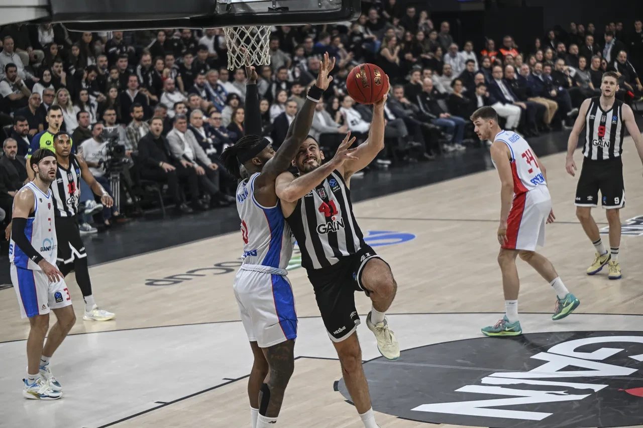 Beşiktaş GAİN Panionios maç skoru kaç kaç? Parkede farklı galibiyet