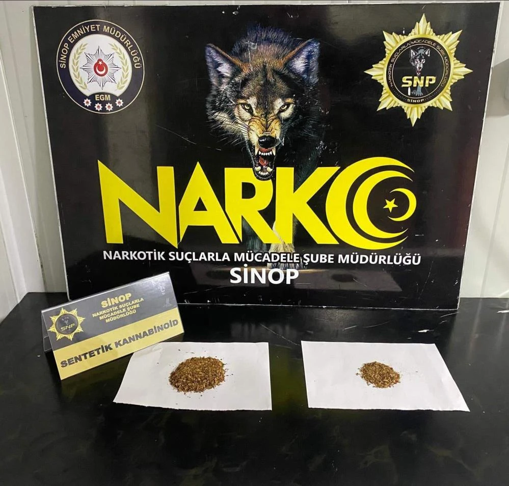 Sinop'ta zehir tacirlerine düzenlenen operasyonda 11 kişi gözaltına alındı