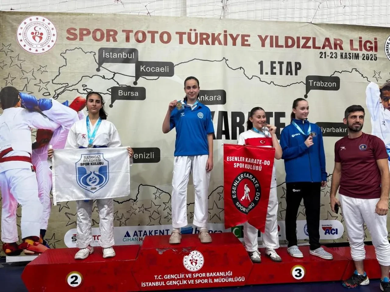 İhlas Koleji öğrencilerinden karatede çifte şampiyonluk