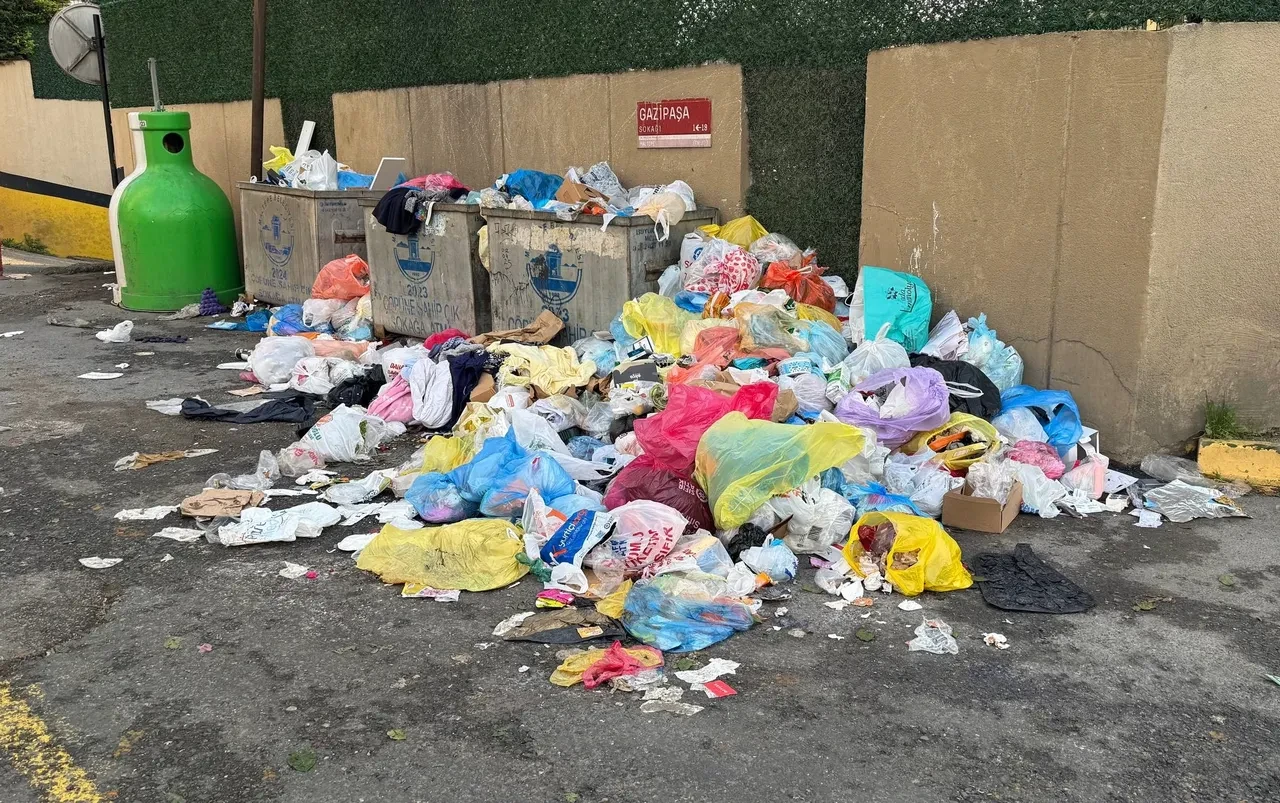 Maltepe Belediyesi işçi alacaklarını ödeyemedi, ilçe çöplüğe döndü!