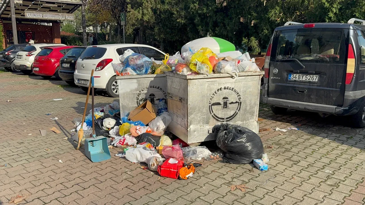 Maltepe Belediyesi işçi alacaklarını ödeyemedi, ilçe çöplüğe döndü!