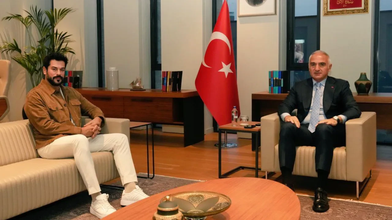 Burak Özçivit’ten Bakan Ersoy’a ziyaret! 