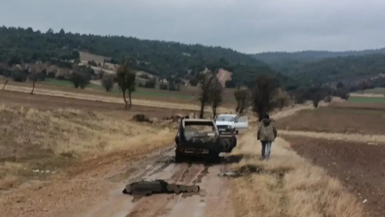 Isparta'da korku filmi gibi olay! Yanmış araçta başsız ceset bulundu: Tüm evlerde cesedin kayıp parçası aranıyor 