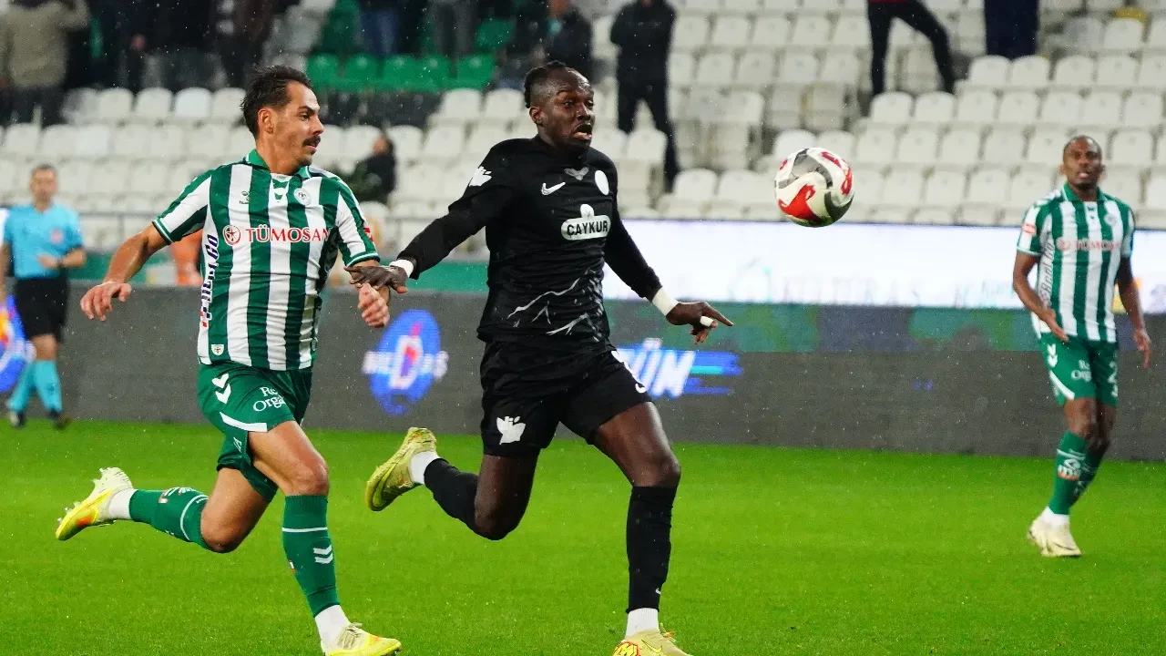 Konyaspor ve Çaykur Rizespor direkleri dövdü: Zorlu maçta beraberlik!