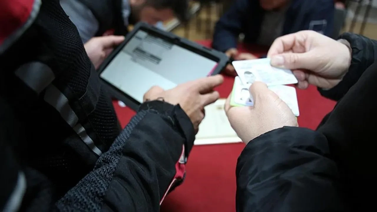 Mersin'de yasa dışı bahis çetesi çökertildi: 13 tutuklama