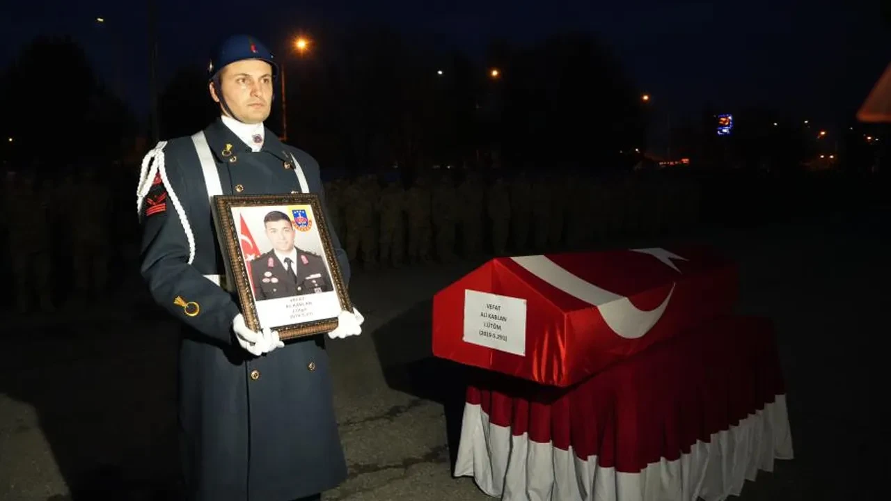 Muş'ta acı olay! Üsteğmen Ali Kablan silahını temizlerken hayatını kaybetti