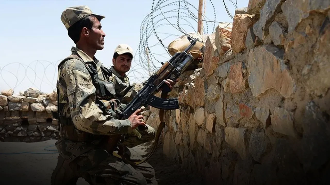Pakistan-Afganistan arasında tansiyon yine yükseldi! Sınırda silahlı çatışma: 4 ölü