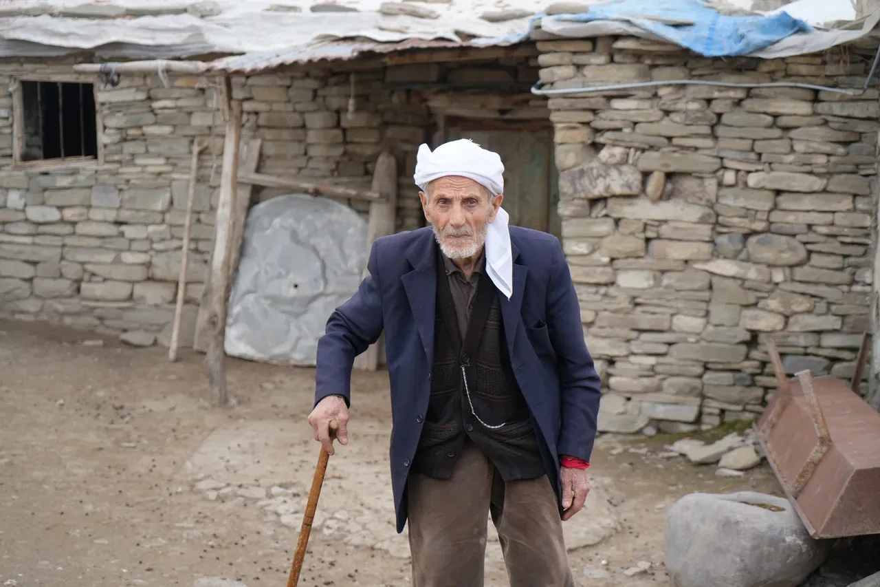 Yarım asırdır çay ve gofretle besleniyor! 86 yaşındaki adamın midesine 50 yıldır başka bir şey girmedi