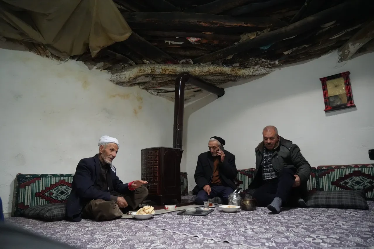 Yarım asırdır çay ve gofretle besleniyor! 86 yaşındaki adamın midesine 50 yıldır başka bir şey girmedi