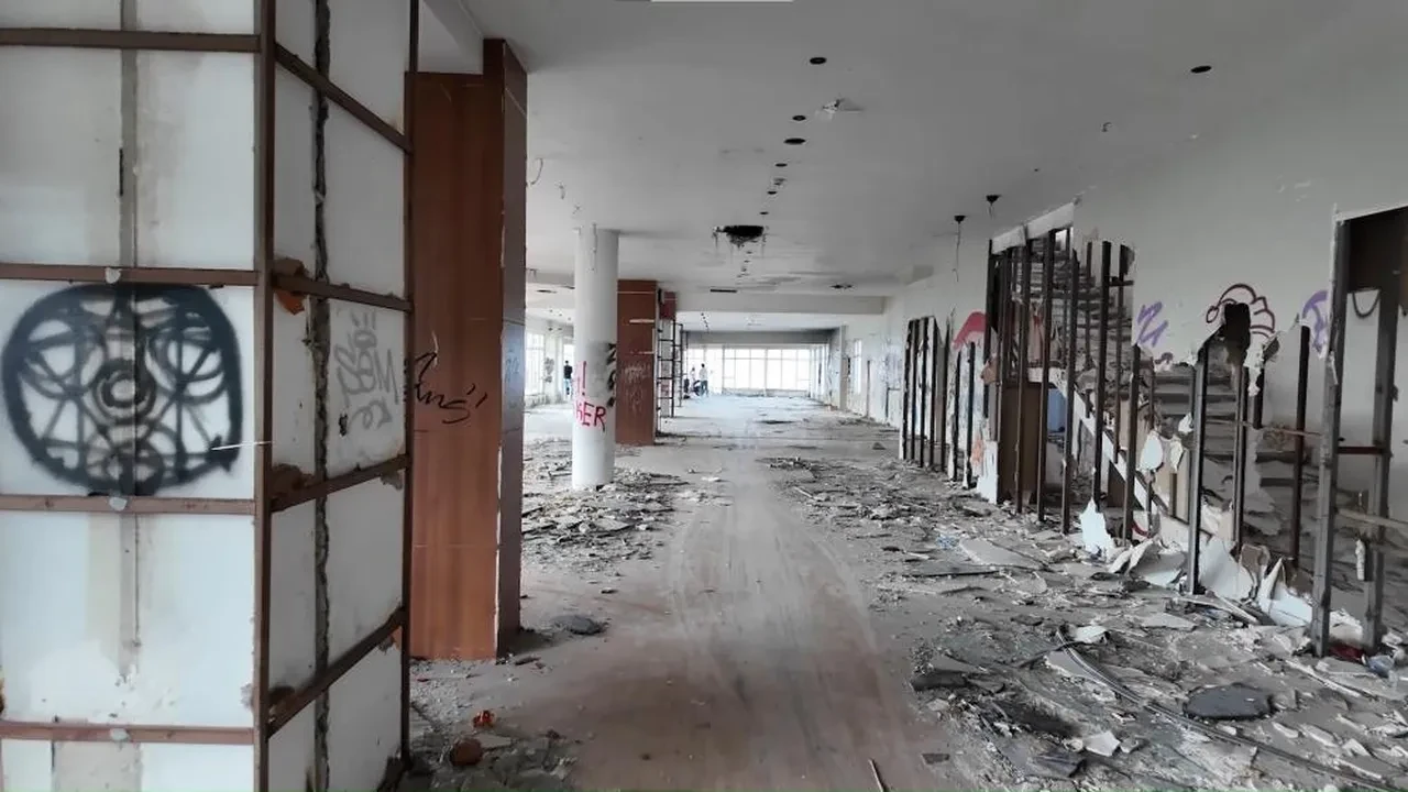 Beykoz'un en güzel yerine konumlu 186 odalık otel artık evsiz ve tinercilerin oldu!