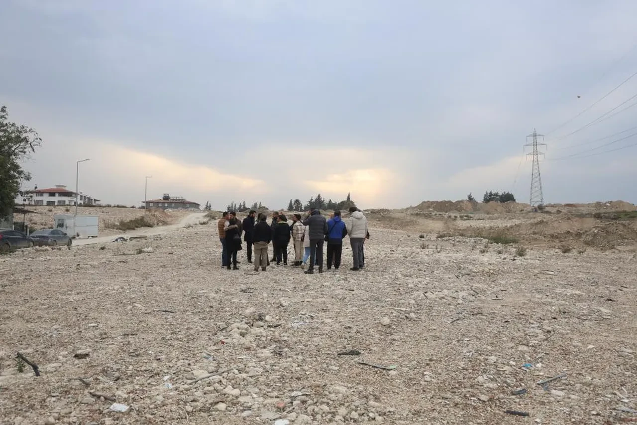 Depremzede site sakinleri anlaşamayınca çözümleri 'devletimiz yapsın' oldu! 