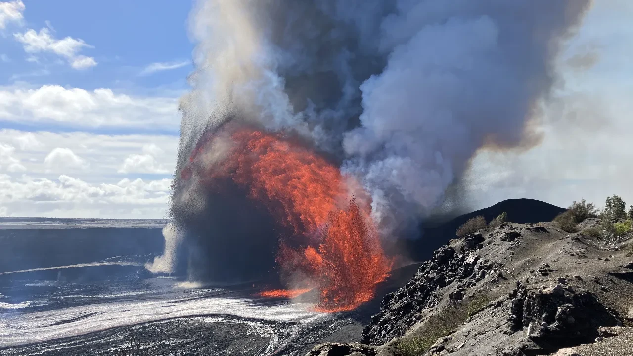 Kilauea Yanardağı yeniden lav saçıyor