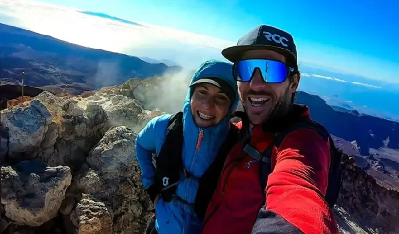 Kız arkadaşını dağın zirvesine 50 metre kala ölüme terk etti!