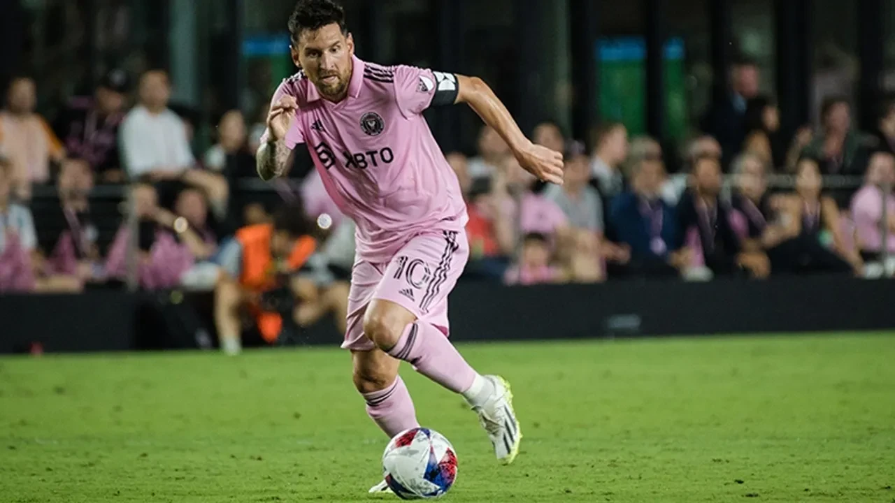 Lionel Messi rekora doymuyor! Tarihin en çok kupa kazanan futbolcusu