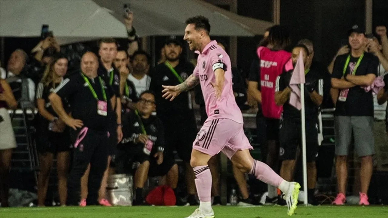 Lionel Messi rekora doymuyor! Tarihin en çok kupa kazanan futbolcusu