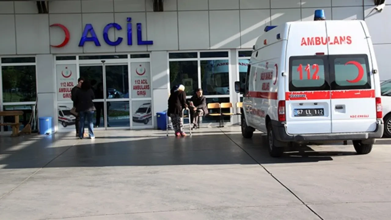 Merdivenden düşen yaşlı şahıs yaralandı! İmdadına sağlık ekipleri yetişti