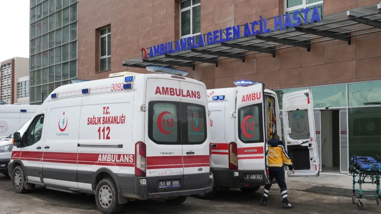 Niğde'de yine tavuk döner skandalı! 7 ilkokul öğrencisi tavuk döner sonrası zehirlendi