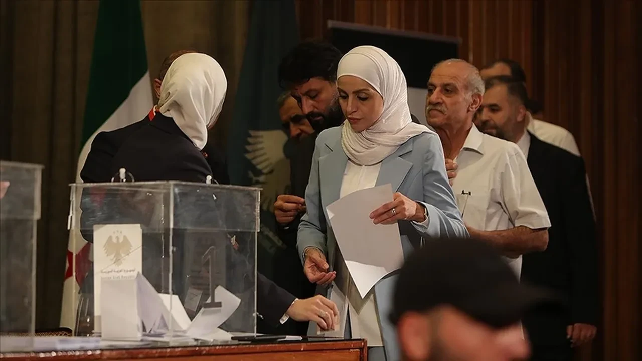 Suriye Cumhurbaşkanı Şara seçim tarihini açıkladı