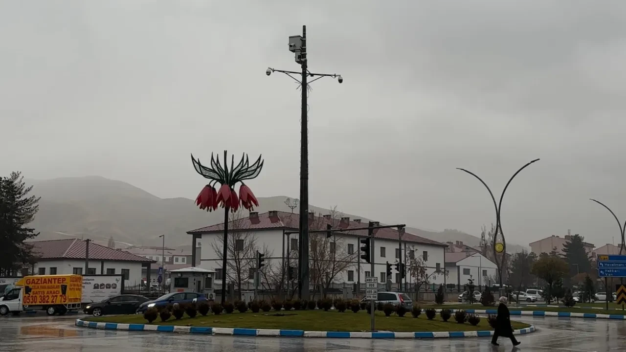 Yoğun yağış hava trafiğini de vurdu! Uçak seferleri iptal edildi