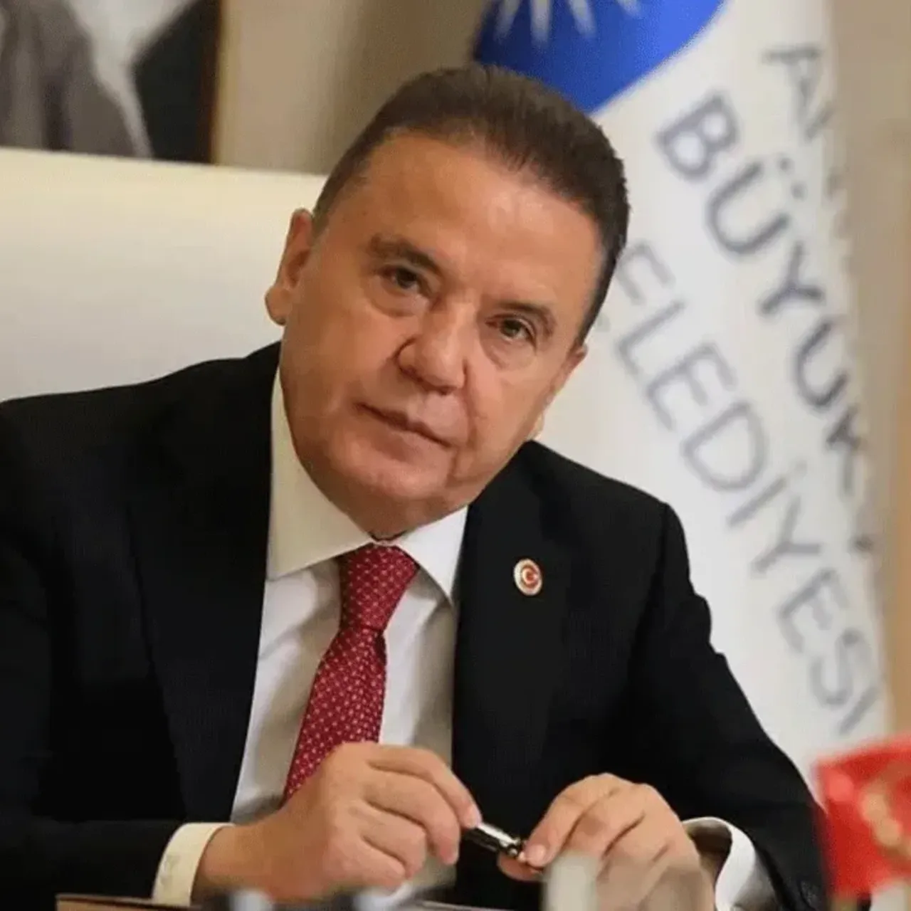 Antalya'da yeni dalga! Muhittin Böcek'in şoförleri gözaltına alındı