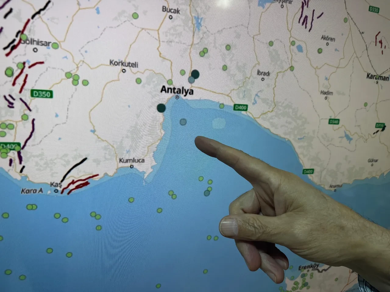 Antalya'da peş peşe iki deprem ürküttü: Hasan Sözbilir 'Birbirini tetikledi' diyerek analiz etti