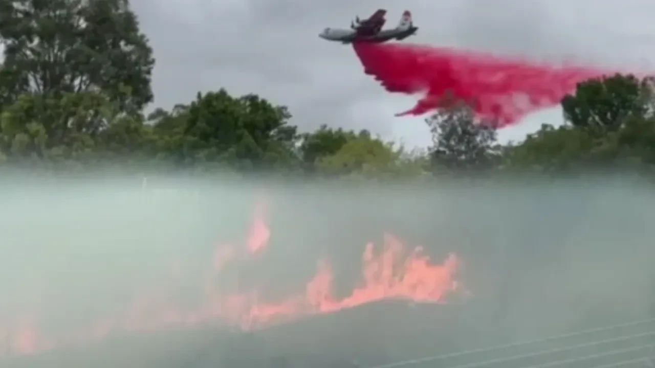 Avustralya orman yangınlarıyla mücadele ediyor: 1 kişi öldü, onlarca ev küle döndü
