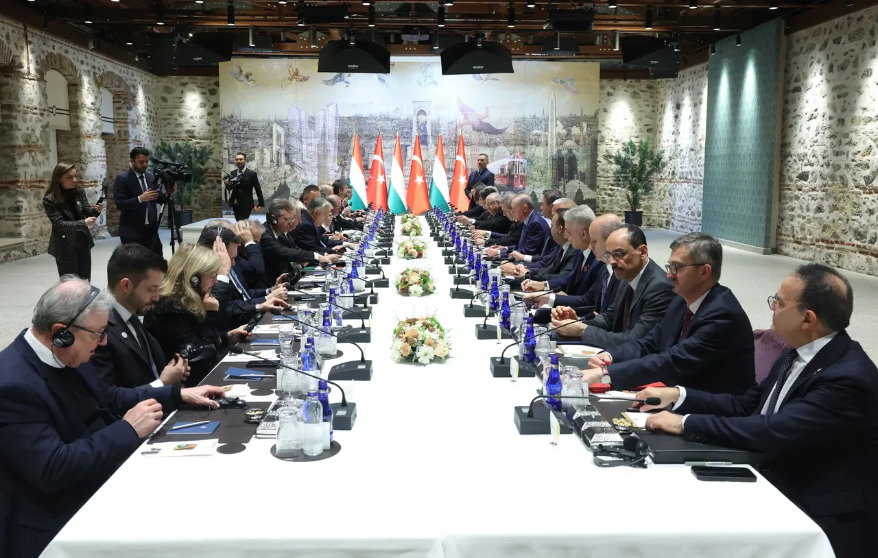 Cumhurbaşkanı Erdoğan ve Macaristan Başbakanı Orban ile kritik görüşme: 16 anlaşma imzalandı