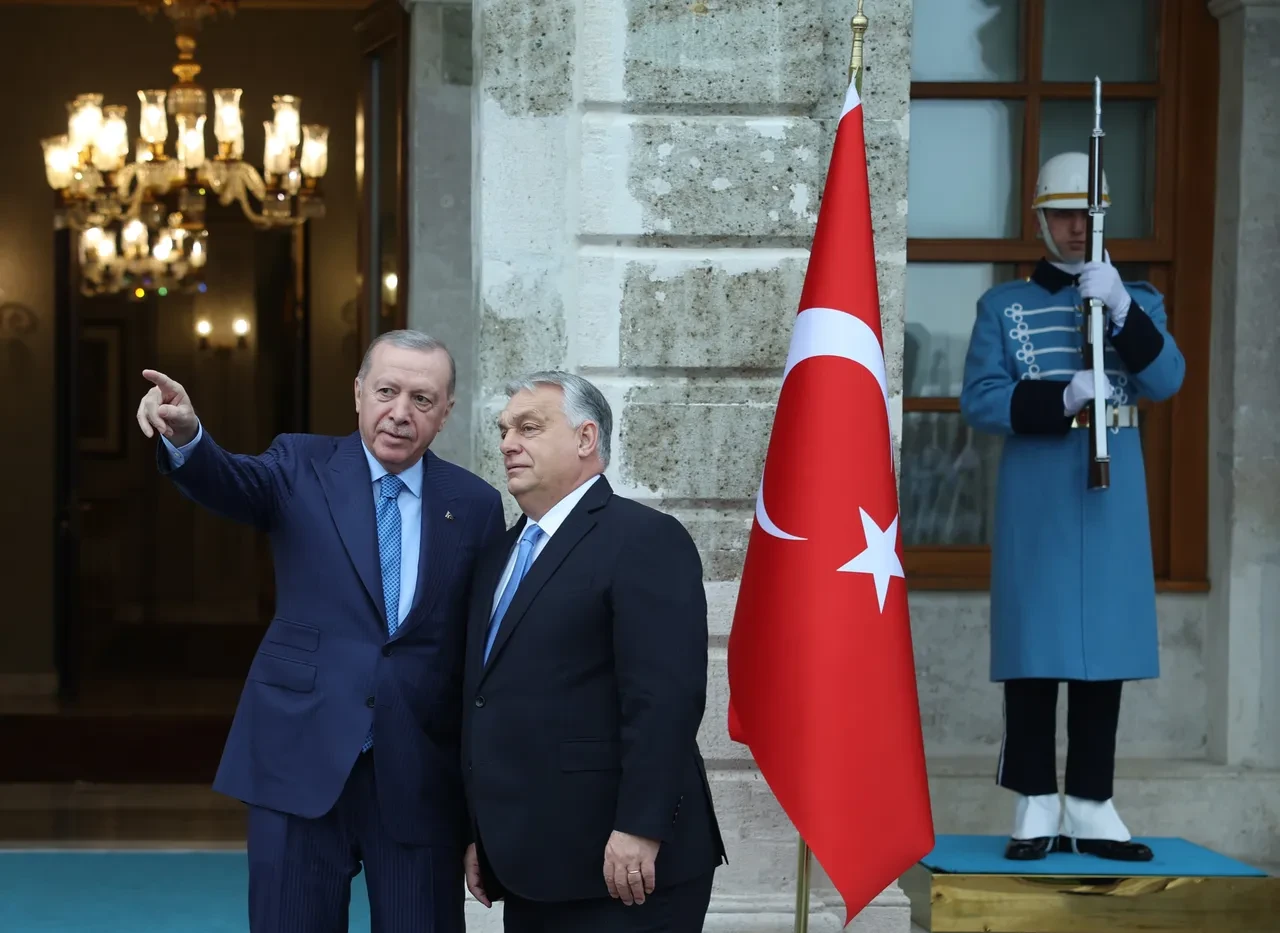 Cumhurbaşkanı Erdoğan ve Macaristan Başbakanı Orban ile kritik görüşme: 16 anlaşma imzalandı