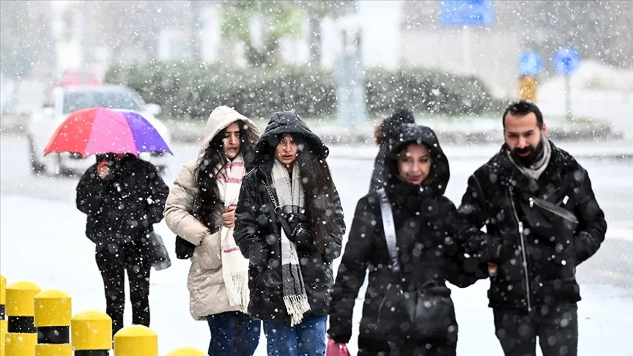 Dondurucu kış geliyor! Meteoroloji 8 ili uyardı: Yoğun kar yağacak