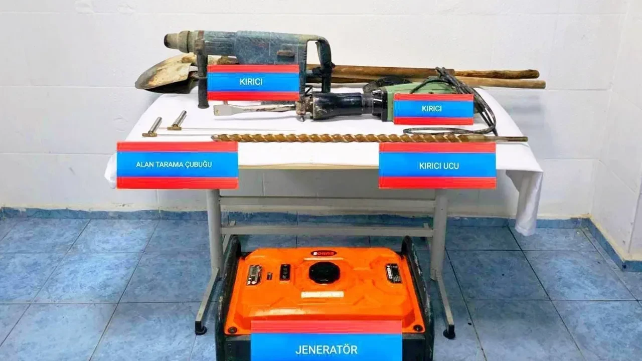 Kaçak kazı yapan 5 kişi suçüstü yakalandı