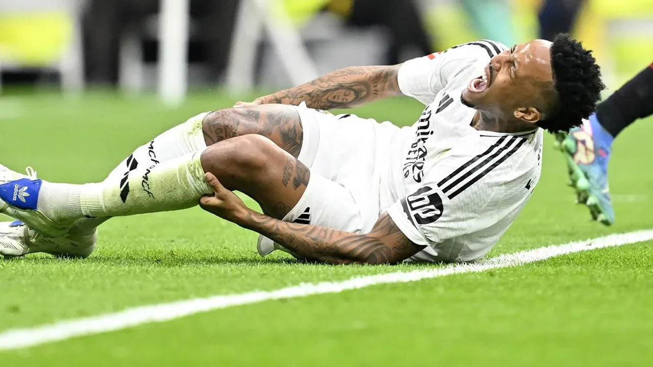 Real Madrid'de Eder Militao, 4 ay olmayacak