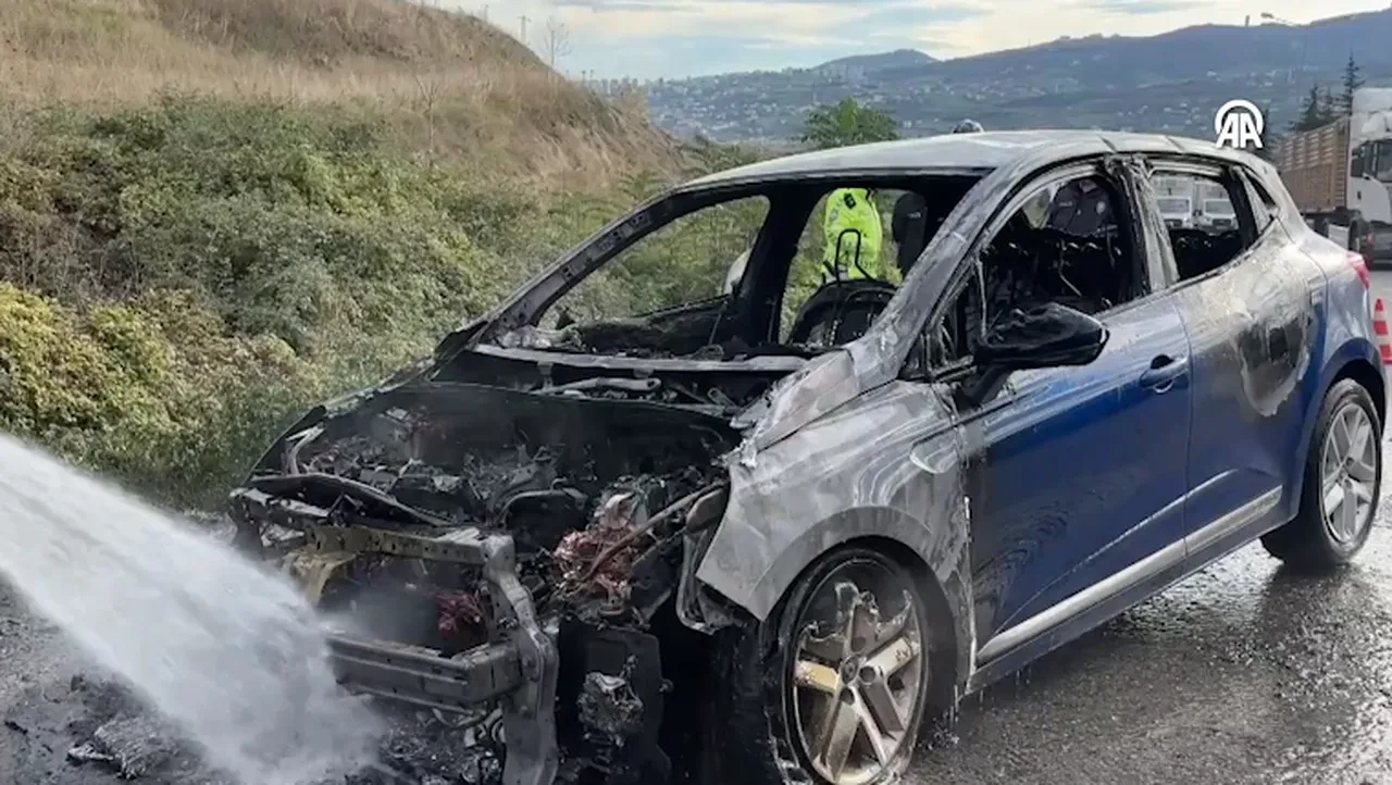 Samsunsporlu Anthony Musaba'nın kullandığı otomobil yandı: Ailesiyle birlikte içindeydi