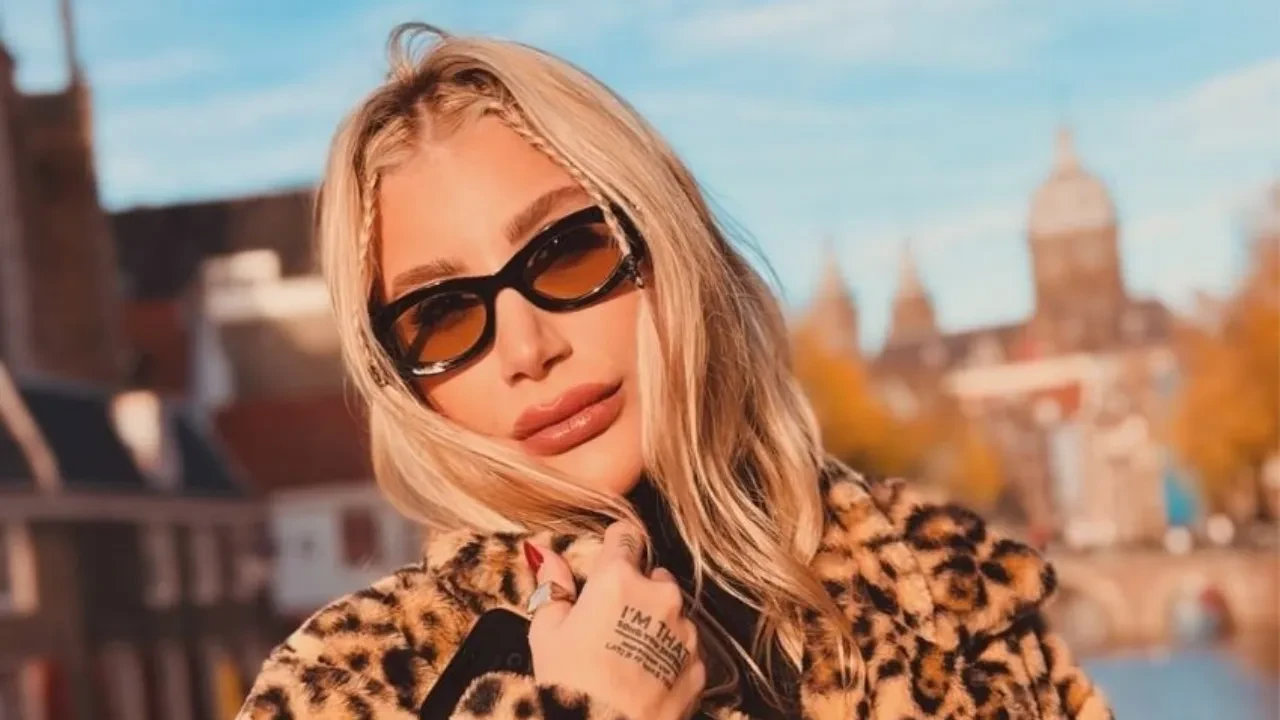 Takipçisine küfür eden İrem Derici,