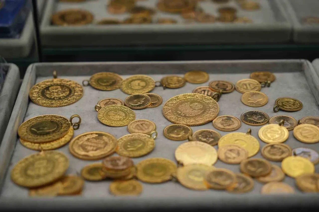 Altın fiyatları düşüşte! Gram ve çeyrek altın ne kadar? 9 Aralık 2025 güncel altın fiyatları