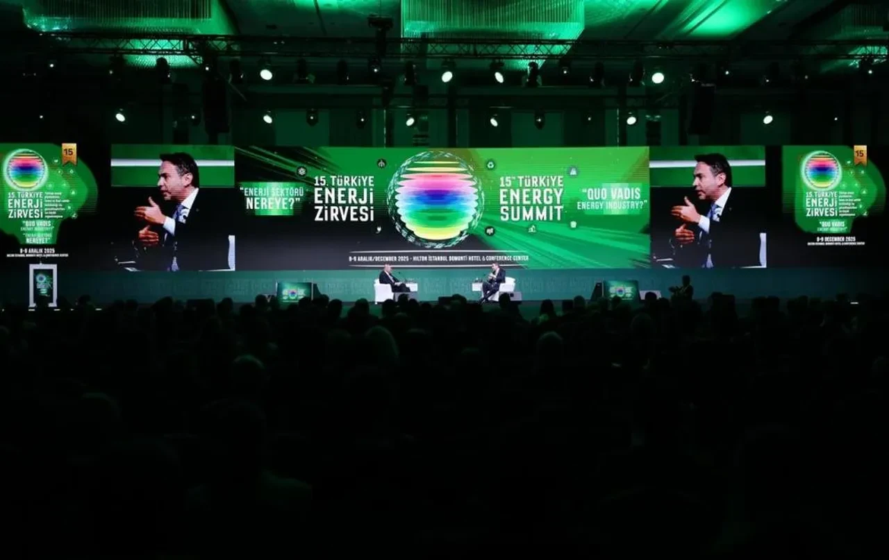 Bakan Bayraktar açıkladı! 1,5 milyon hanenin elektrik ihtiyacı projelerden karşılanacak