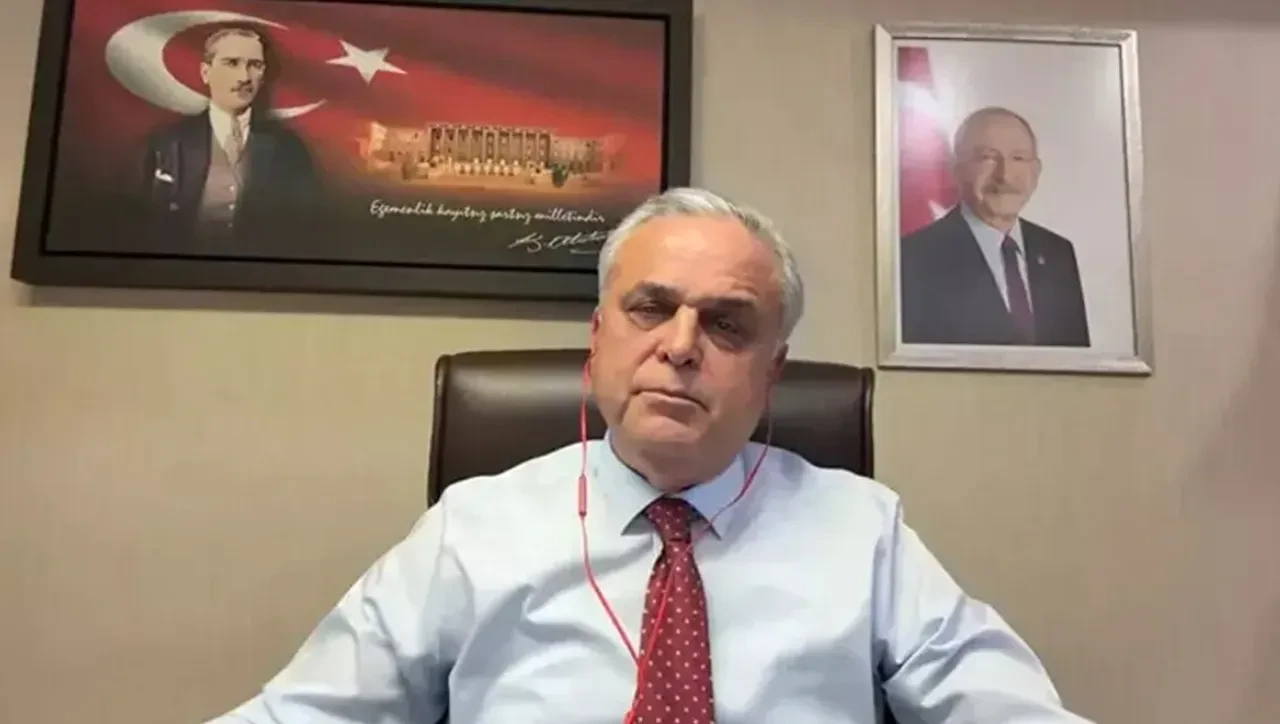 CHP'den istifa eden Hasan Ufuk Çakır Özgür Özel'i topa tuttu