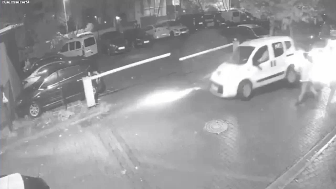 Direksiyon hakimiyetini kaybeden sürücü ortalığı birbirine kattı!