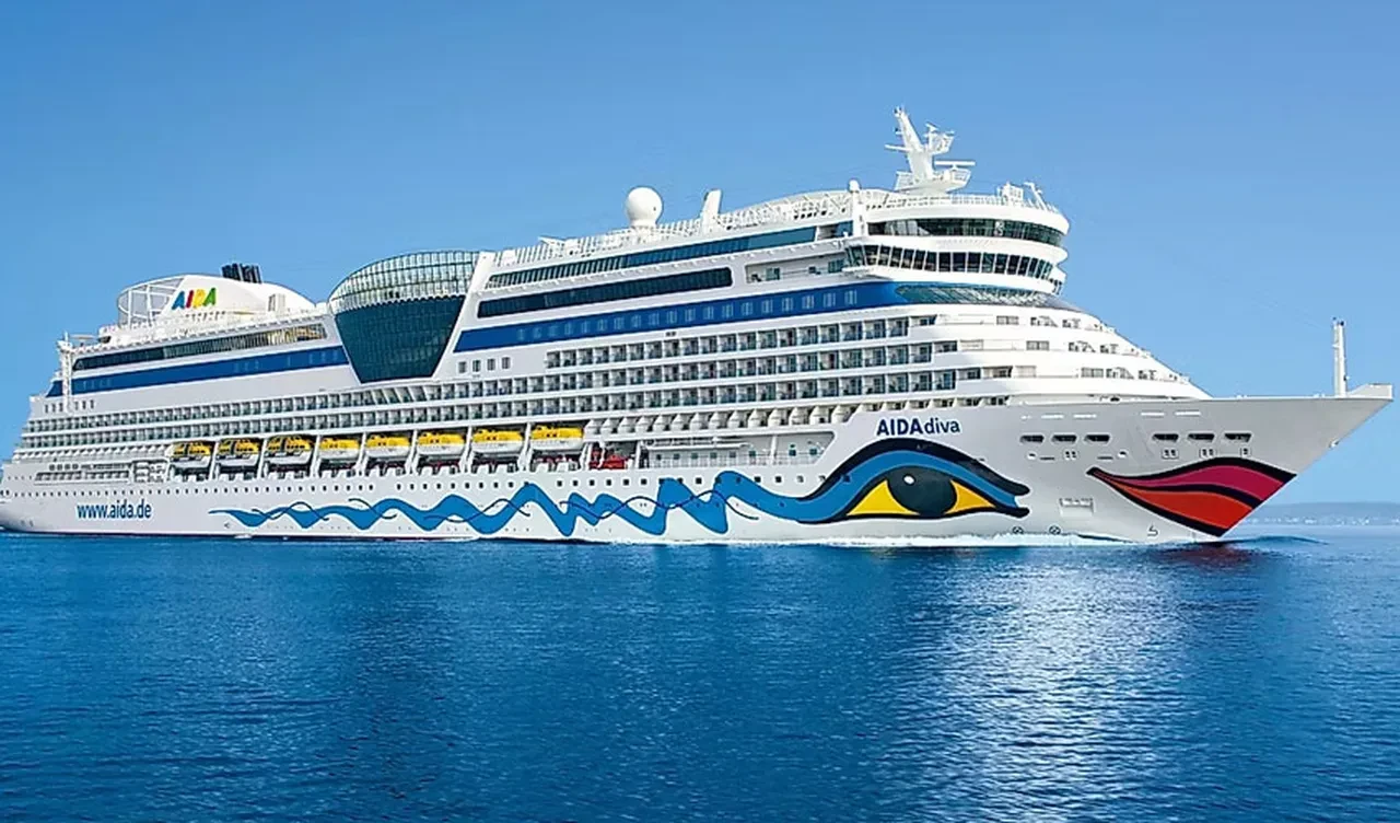 Dünya turuna çıkan gemide 'Kaburga kıran virüs' hızla yayılıyor: Yüzlerce kişi acı içinde kıvranıyor