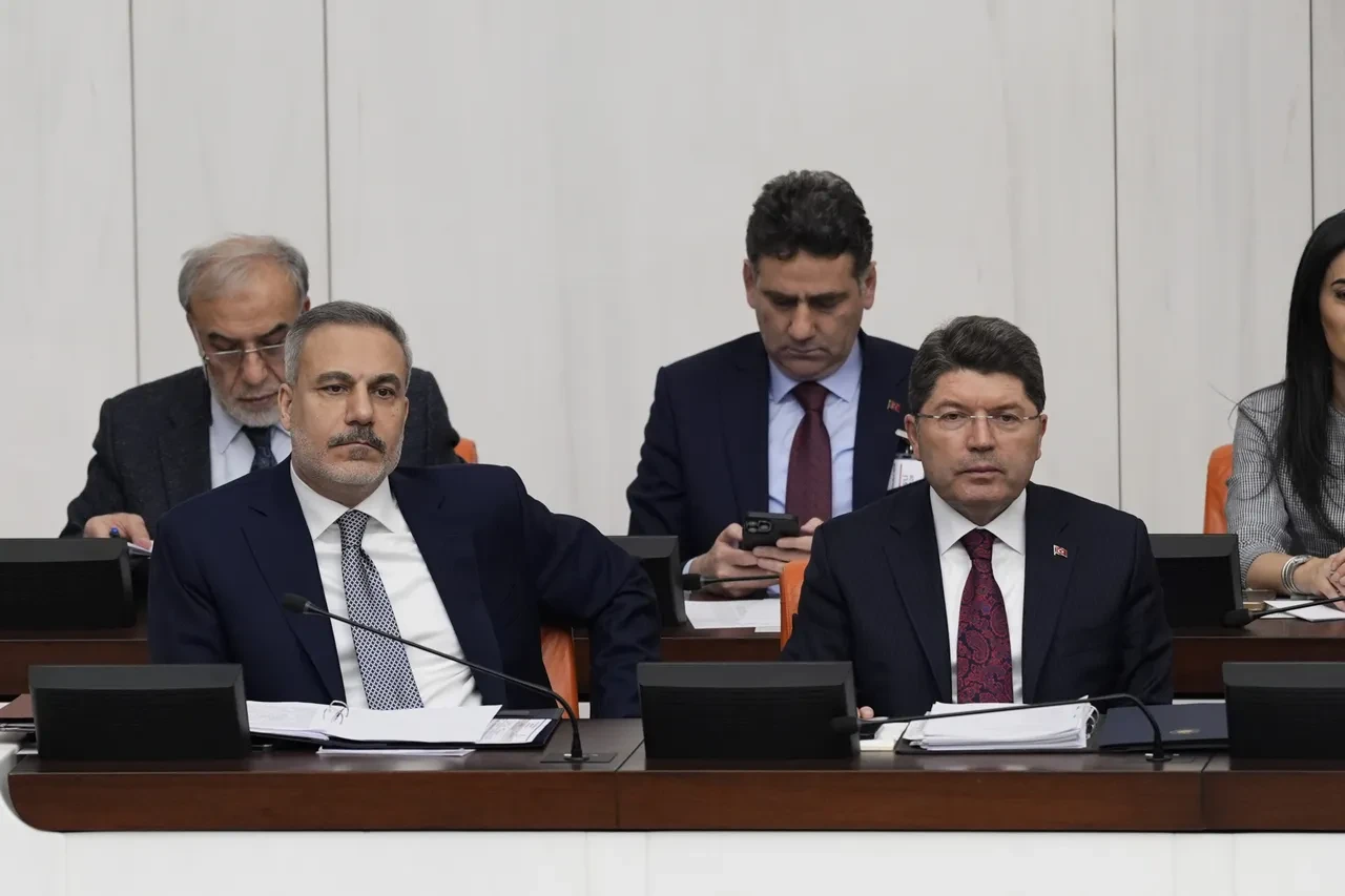 Hakan Fidan'dan SDG'ye uyarı! Ülkesine dönüş yapan Suriyeli sayısını açıkladı