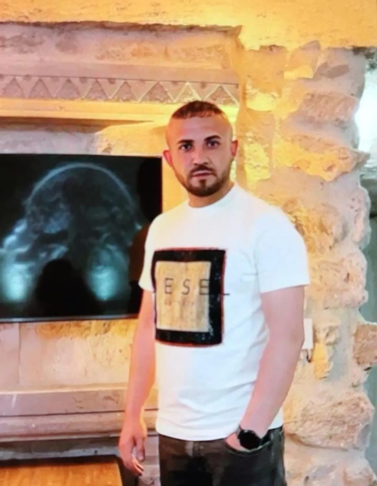 Kadına şiddet dehşeti kamerada: Zorla evi bastı, defalarca bıçakladı