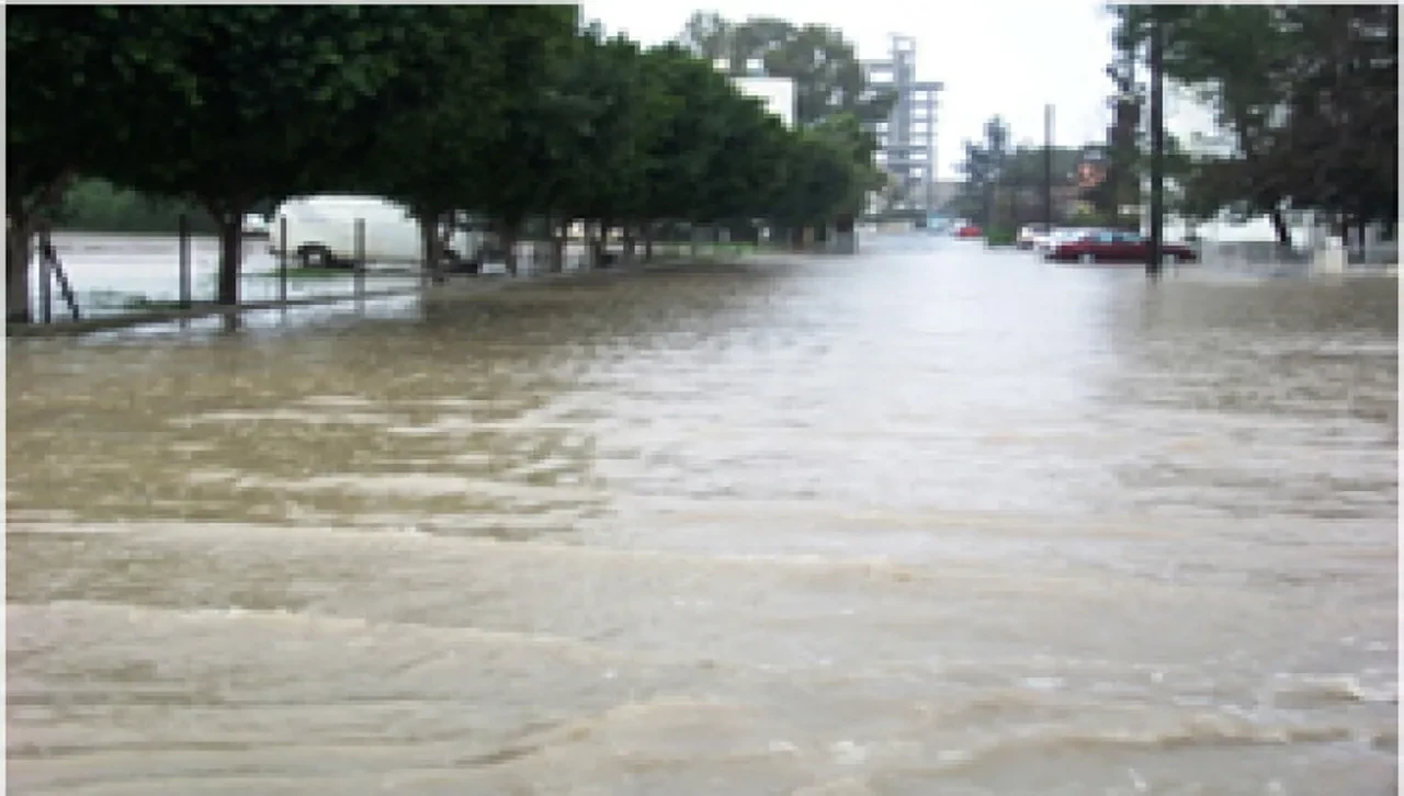 KKTC'de şiddetli yağış alarmı! Gönyeli Barajı taştı, eğitime 1 gün ara verildi