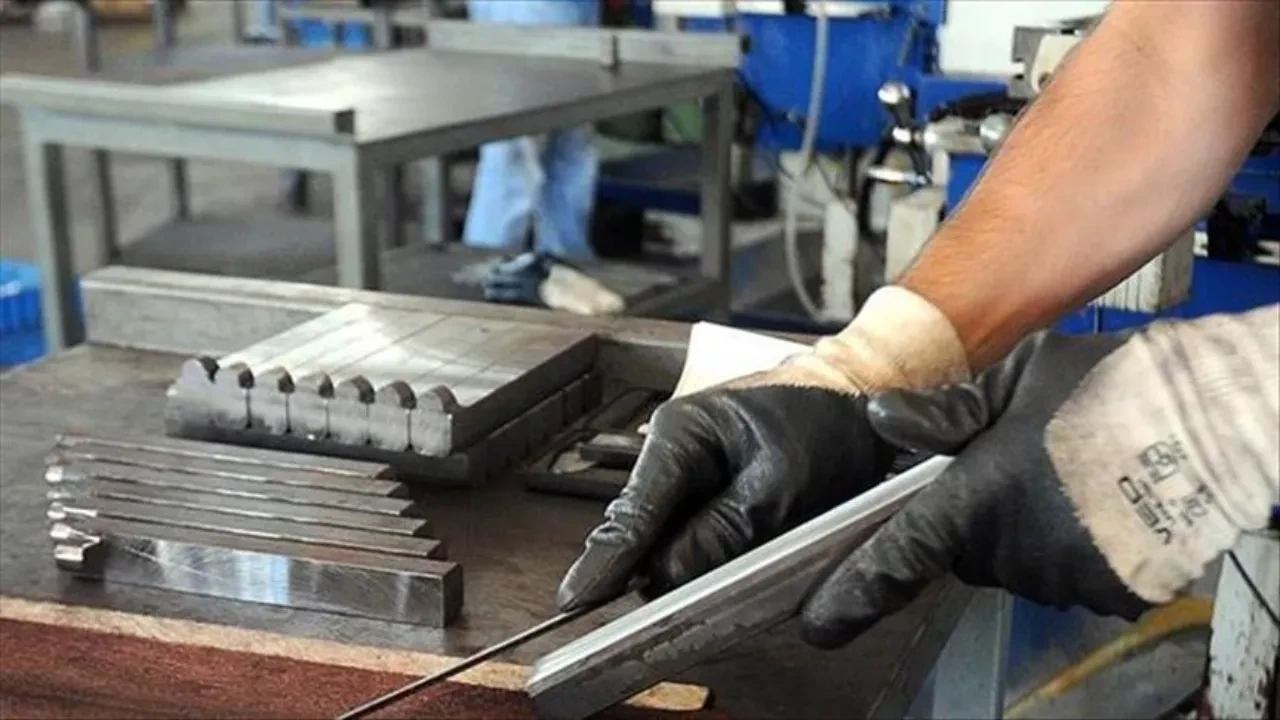 Metal işçisinin toplu sözleşme görüşmeleri: İşverenin teklifi reddedildi 