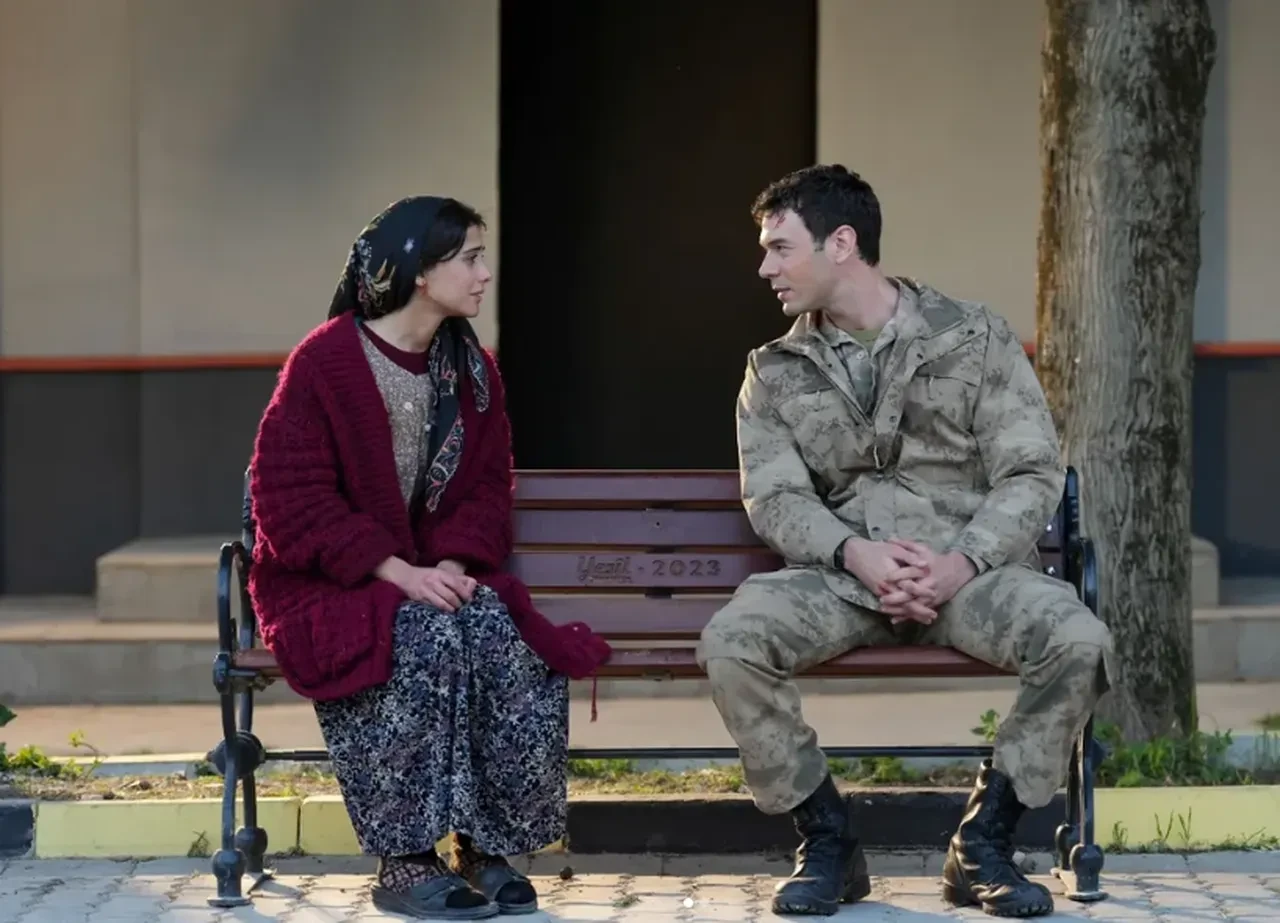 Sevdiğim Sensin'in başrolü Aytaç Şaşmaz "Üniforma giymeyi özlemişim"