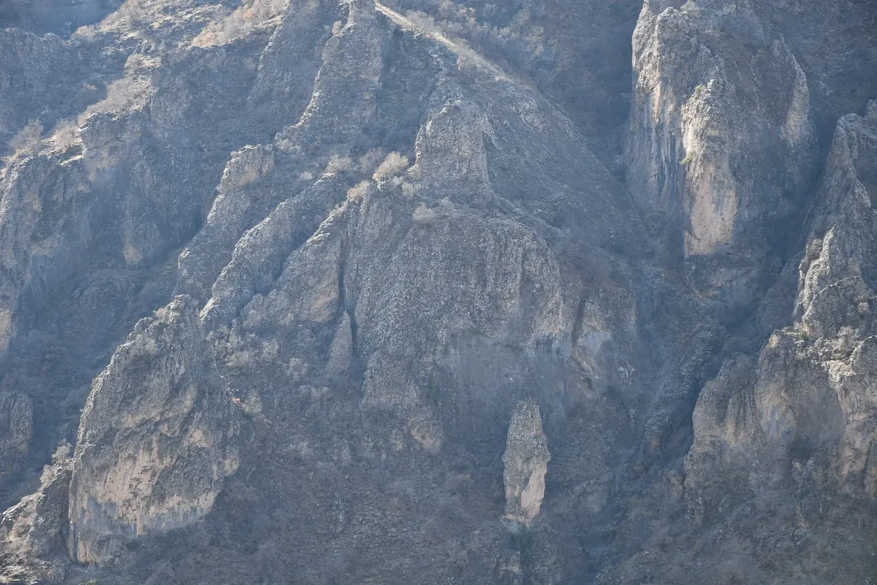 Şırnak’ta hayrete düşüren keşif! Görüntüleri ortaya çıktı: Peri bacaları gibi