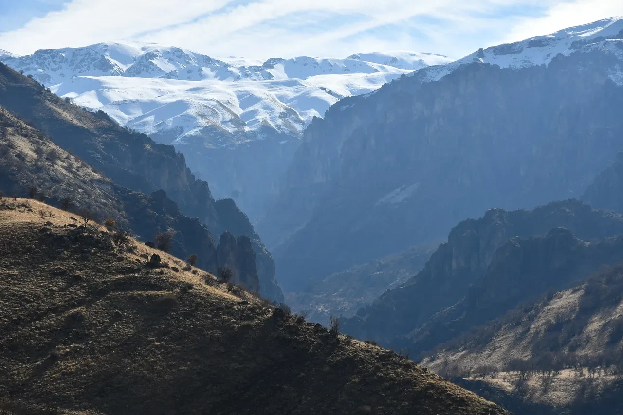 Şırnak’ta hayrete düşüren keşif! Görüntüleri ortaya çıktı: Peri bacaları gibi