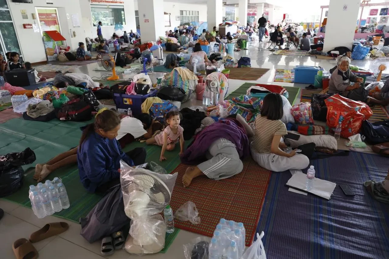 Tayland ve Kamboçya arasındaki çatışmalarda can kaybı arttı: Binlerce kişi tahliye edildi