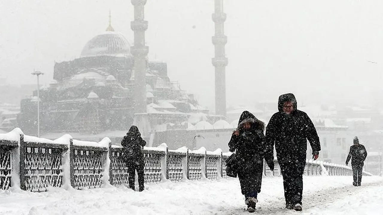 İstanbul'da okullar kaç gün tatil? İstanbul Valiliği 9 ilçe için açıklama yaptı