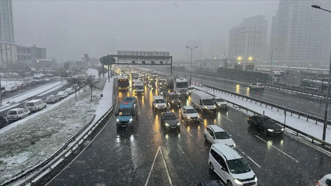 İstanbul'da yarın kar yağacak mı? 12 Şubat için MGM sarı kodlu hava durumu uyarısı verdi