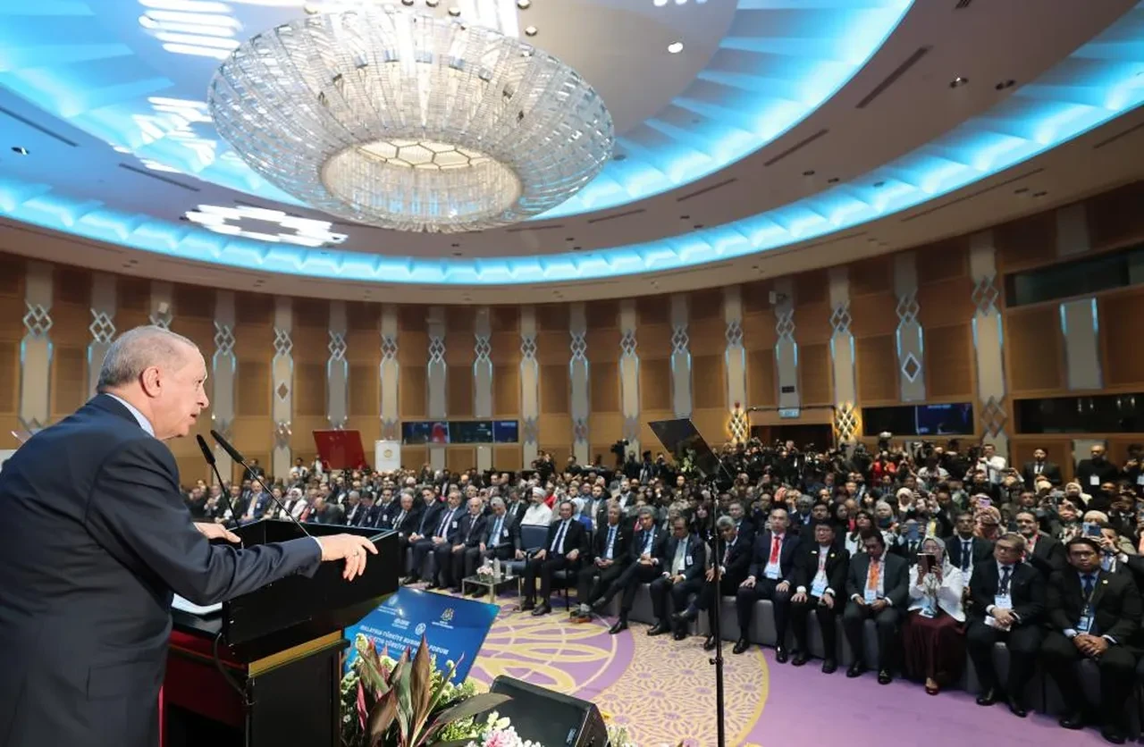 Son dakika | Cumhurbaşkanı Erdoğan'dan Malezyalı yatırımcılara çağrı! 'Türkiye'ye güvenen pişman olmaz'